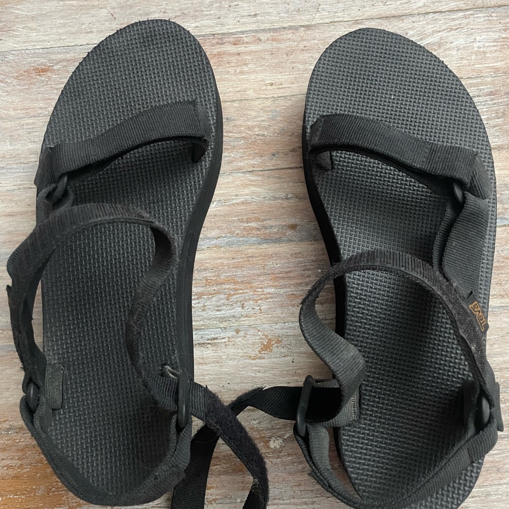 Teva women’s flatform sandal